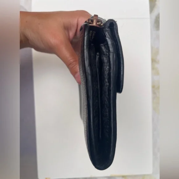 Chloe Elise Long Twist Lock Black and Gold Leather Wallet - Picture 9 of 16